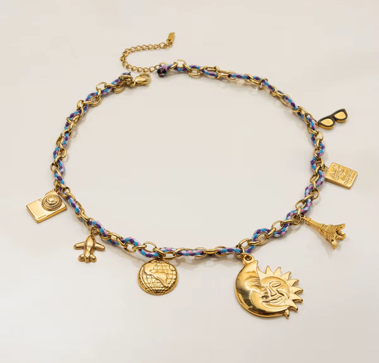 Collar con dijes