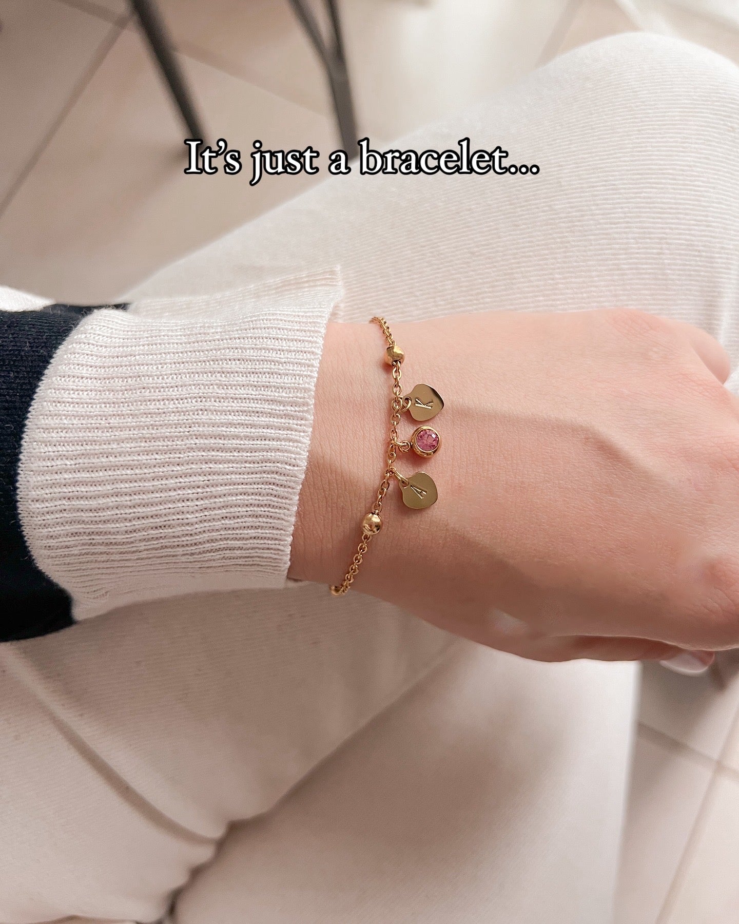 Pulsera con nuestras iniciales 💖