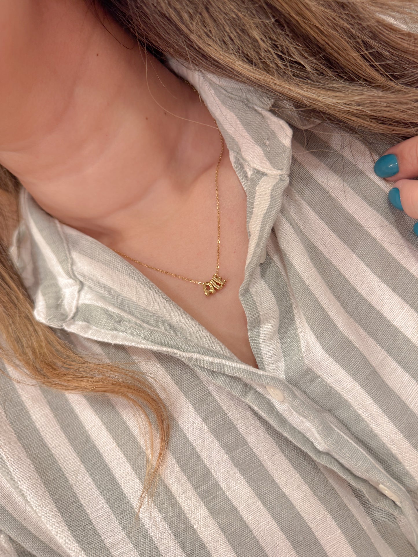 Collar con iniciales