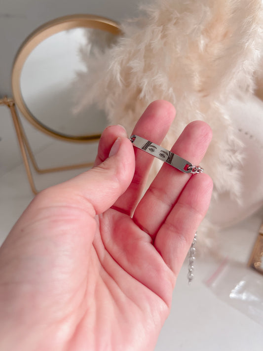 Pulsera con la mirada